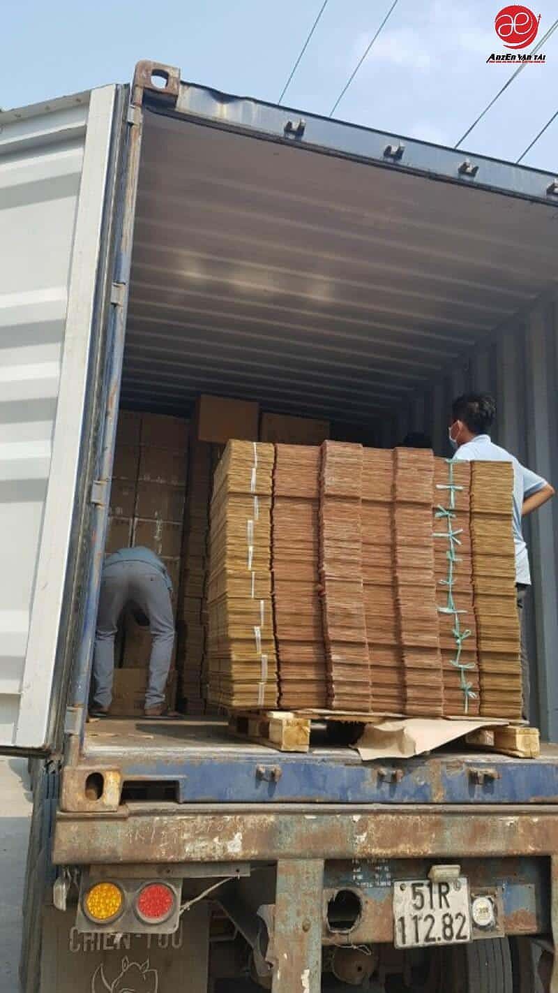 Hình ảnh minh họa dịch vụ gửi hàng miền Tây nguyên chuyến, nguyên xe của AnzEn.
